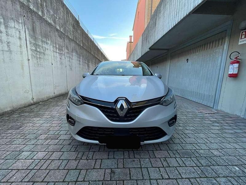 Usata Renault Clio V Business 86 CV (63 kW) 2020 Argento Berlina