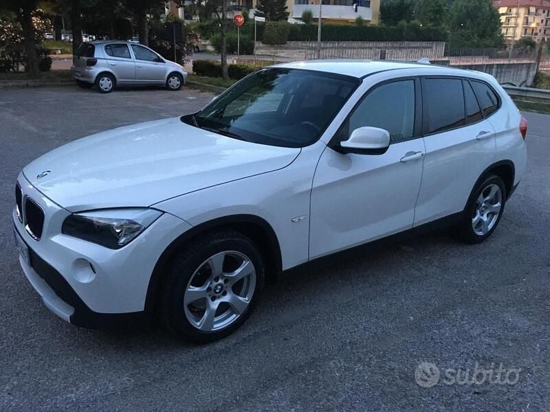 Bianco Usata 2012 BMW X1 SUV | 7900 € (Buon prezzo) - Immagine 1/4