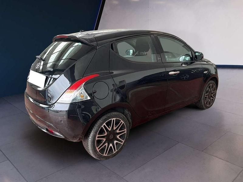 Usata Lancia Ypsilon Gold 69 CV (50 kW) 2020 Nero Utilitaria