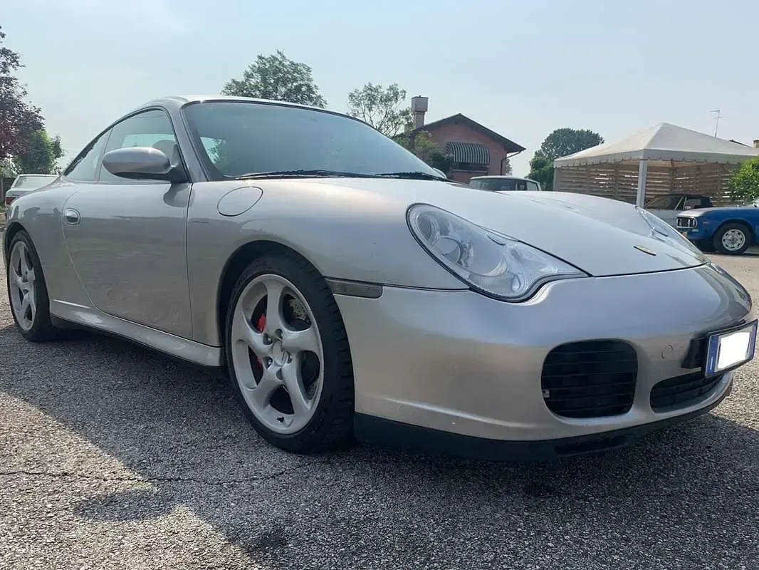Usata Porsche 996 320 CV (235 kW) 2001 Argento Coupé