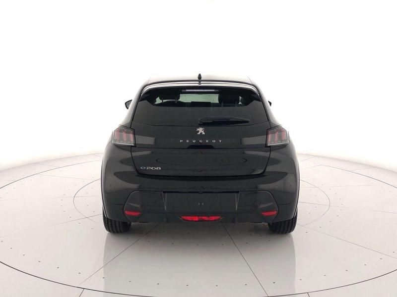 Usata Peugeot e-208 Allure 56 kW (77 CV) 2023 Nero Utilitaria