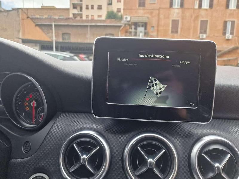 Usata Mercedes A180 Premium 109 CV (80 kW) 2016 Bianco Berlina