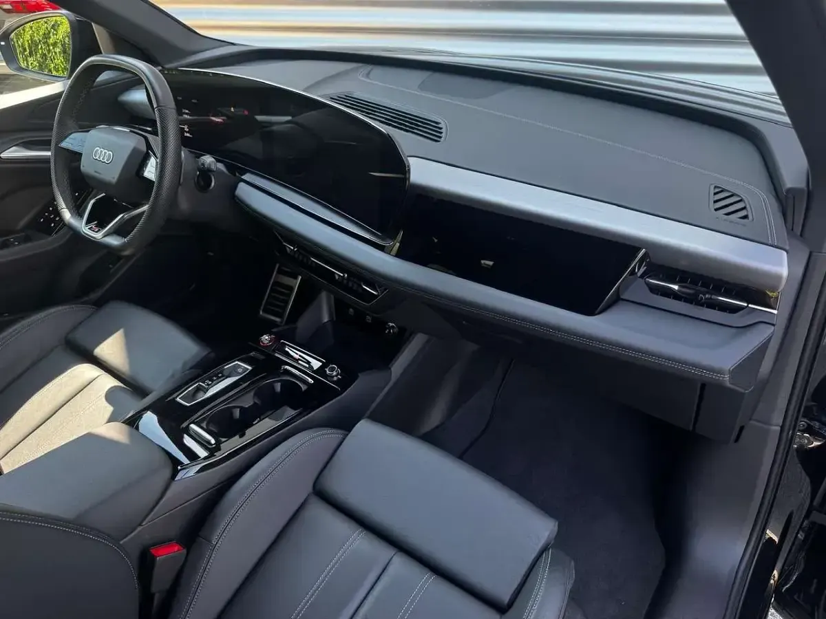 Usata Audi SQ6 e-tron 119 kW (163 CV) 2025 Neromitometallizzato SUV