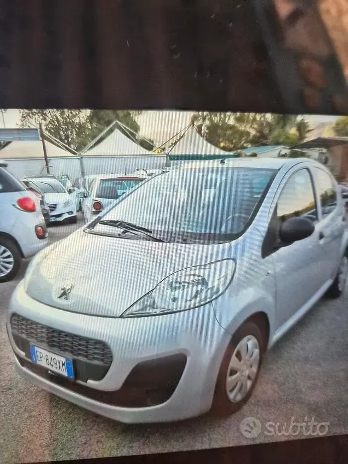 Usata Peugeot 107 68 CV (50 kW) 2013 Grigio Utilitaria