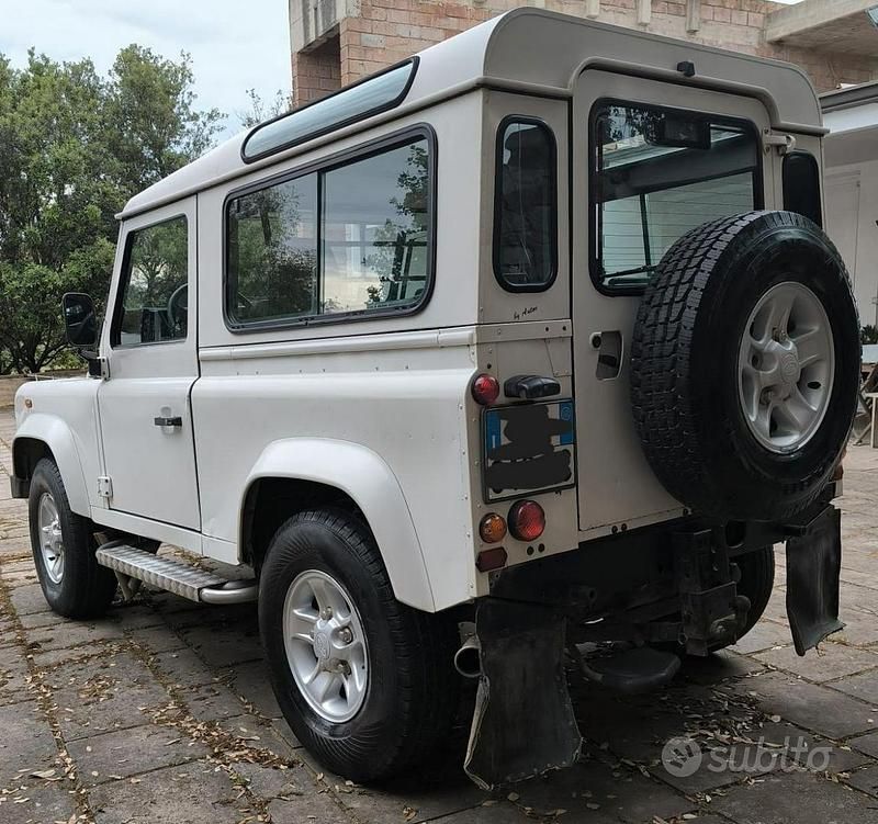 Usata Land Rover Defender 122 CV (89 kW) 2003 Bianco Station wagon