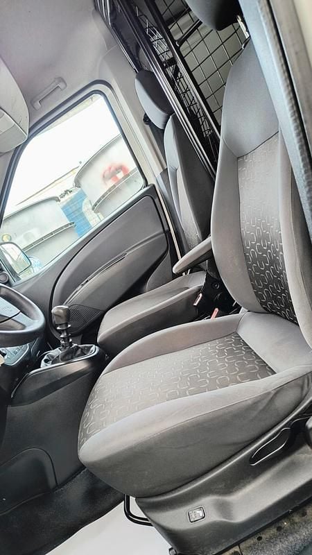 Usata Fiat Doblò Dynamic 104 CV (76 kW) 2011 Bianco Monovolume