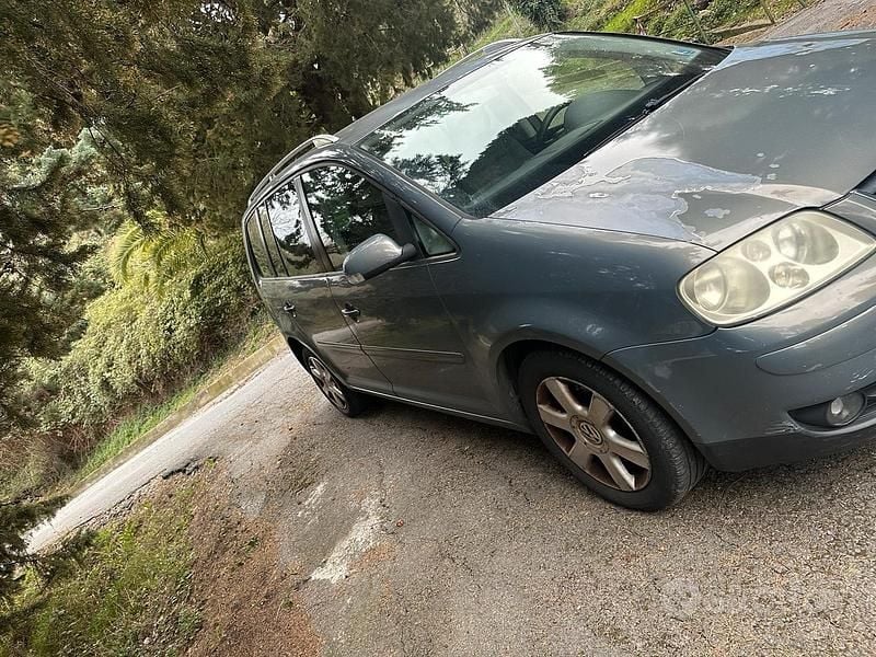 Usata VW Touran 101 CV (74 kW) 2004 Grigio Monovolume