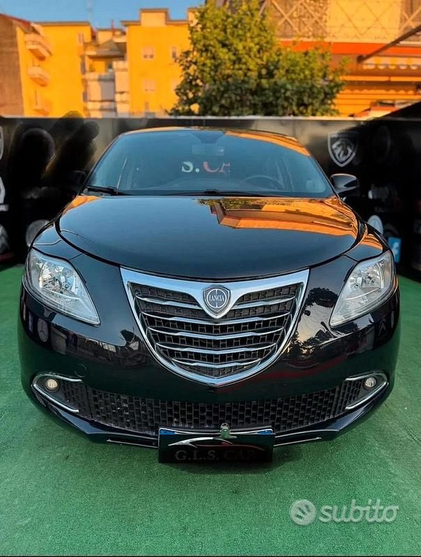 Usata Lancia Ypsilon 69 CV (50 kW) 2014 Nero Utilitaria