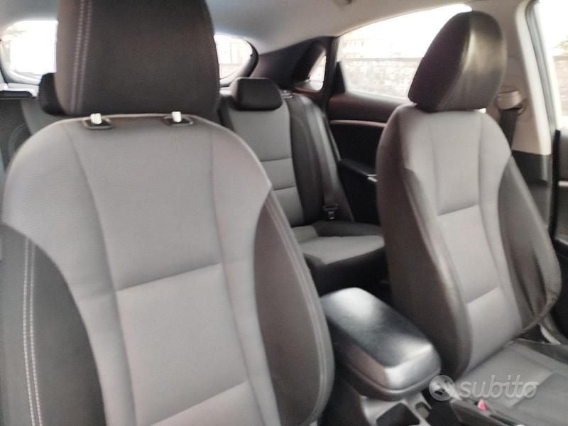 Usata Hyundai i30 128 CV (94 kW) 2014 Bianco Berlina