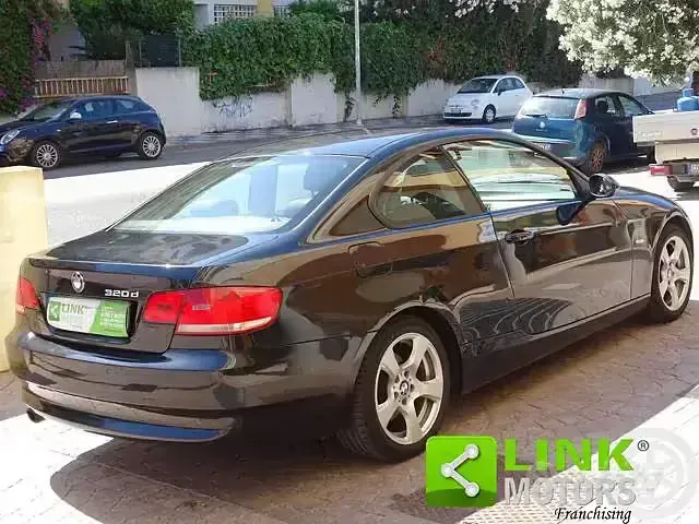 Usata BMW 320 177 CV (130 kW) 2009 Nero Coupé