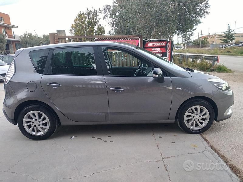 Usata Renault Scénic III LIMITED 110 CV (80 kW) 2015 Grigio Monovolume