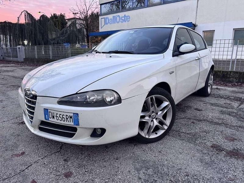 Usata 2010 Alfa Romeo 147 Due volumi | 1800 € (Super prezzo) - Immagine 1/4