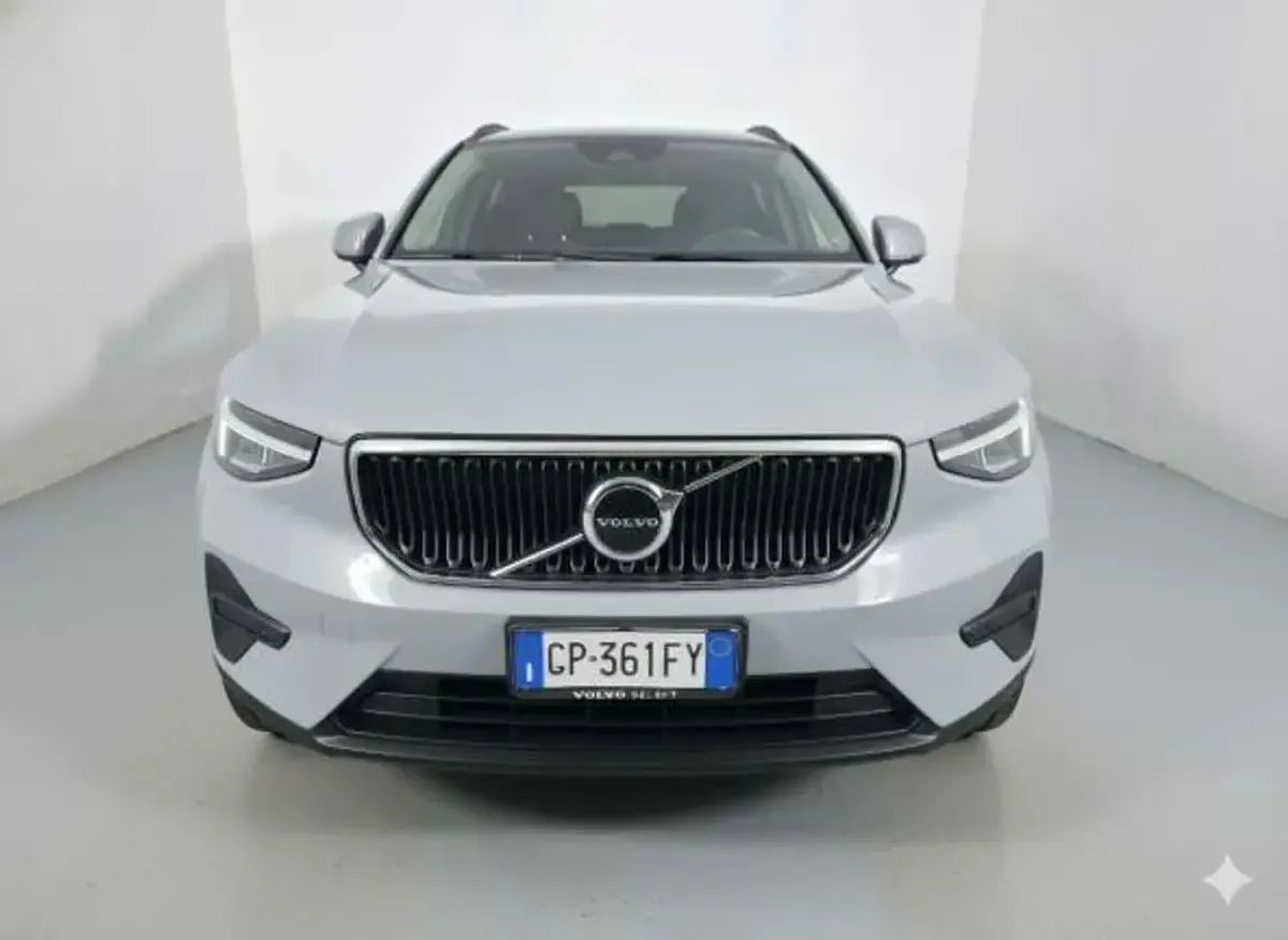 Usata Volvo XC40 129 CV (94 kW) 2023 Grigio SUV