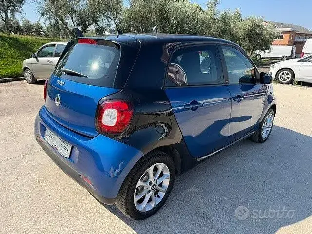 Usata Smart ForFour Passion 71 CV (52 kW) 2017 Blu Utilitaria