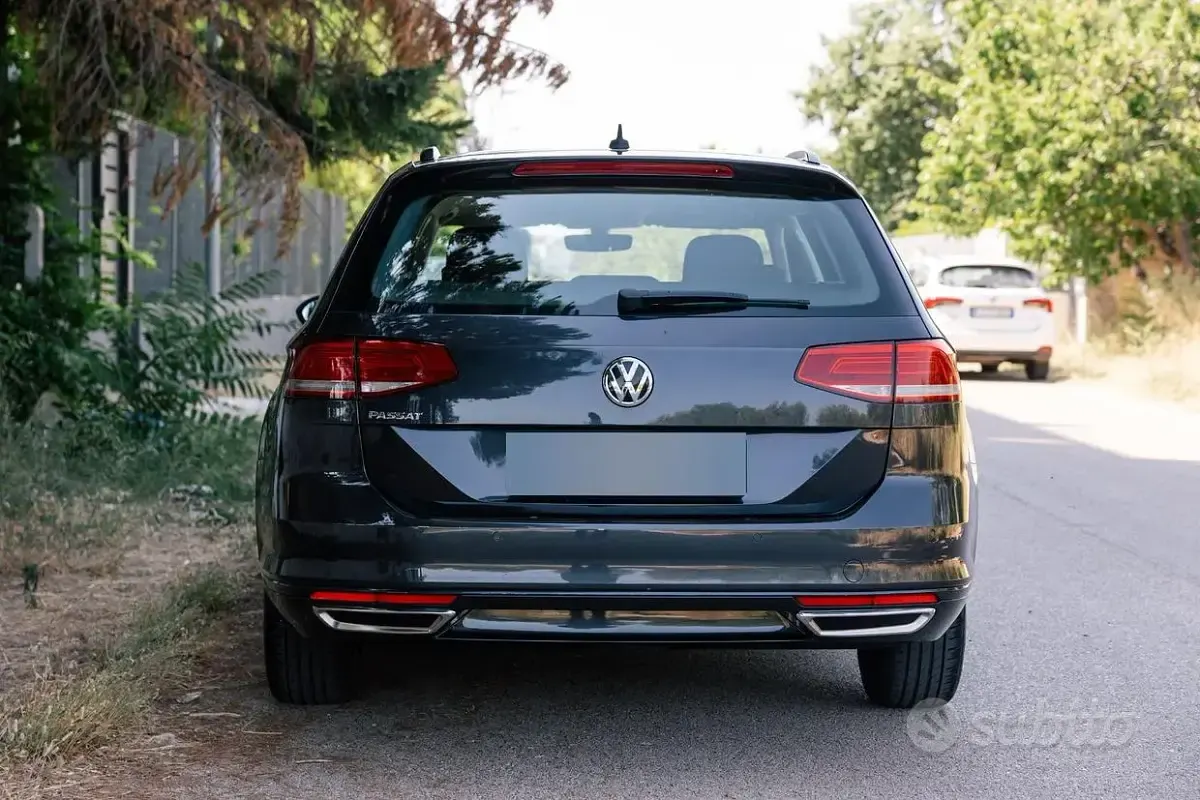 Usata VW Passat Business 120 CV (88 kW) 2018 Grigio Station wagon