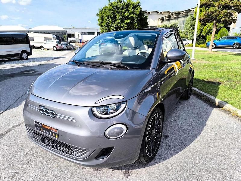 Usado Fiat 500e La Prima 86 kW (118 CV) 2022 Gris Descapotable
