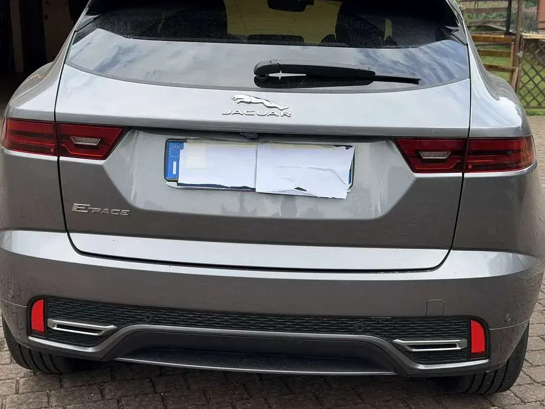 Usata Jaguar E-Pace 163 CV (119 kW) 2023 Grigio SUV