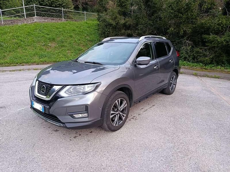 Grigio Usata 2019 Nissan X-Trail N-Connecta SUV | 18.000 € (Buon prezzo) - Immagine 1/4