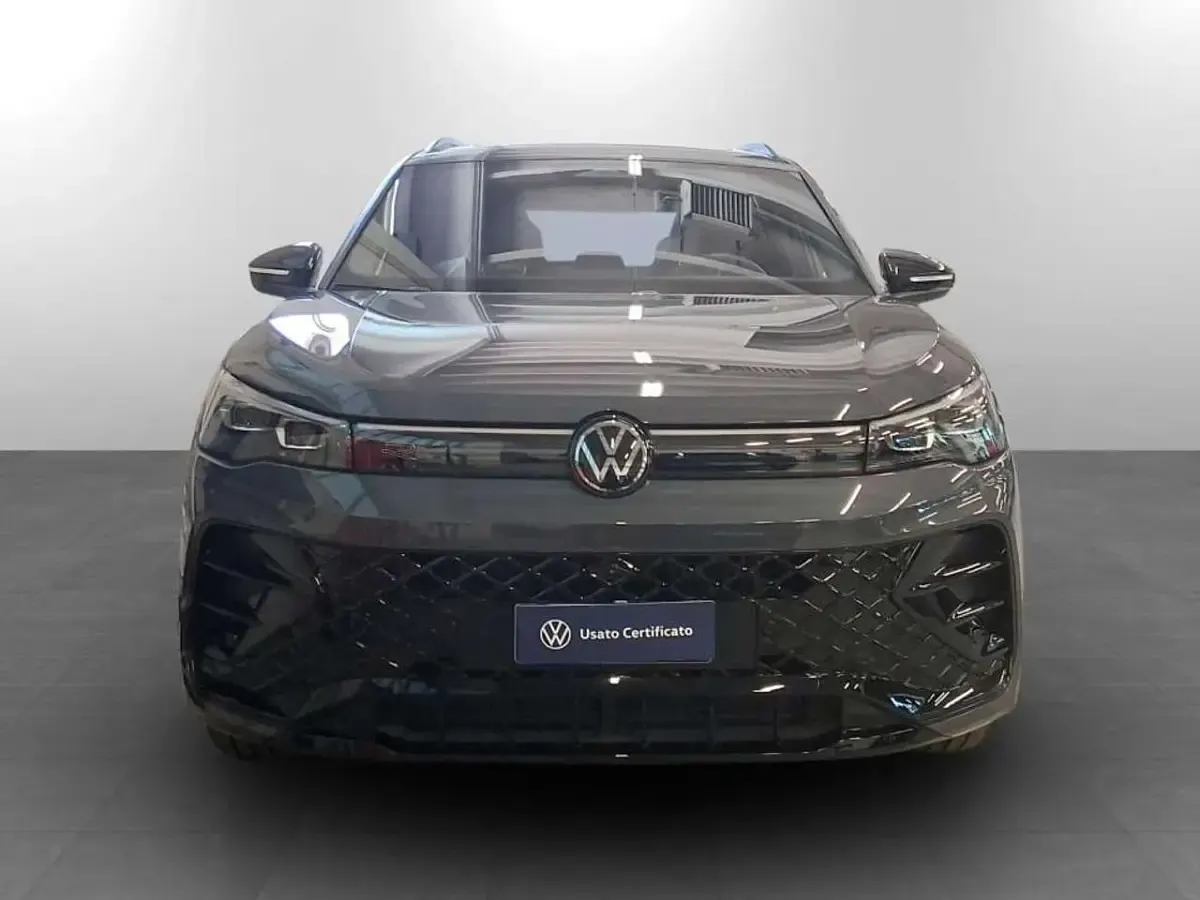 Usata VW Tiguan Allspace R-line 193 CV (141 kW) 2025 Dolphin grey metallizzato SUV