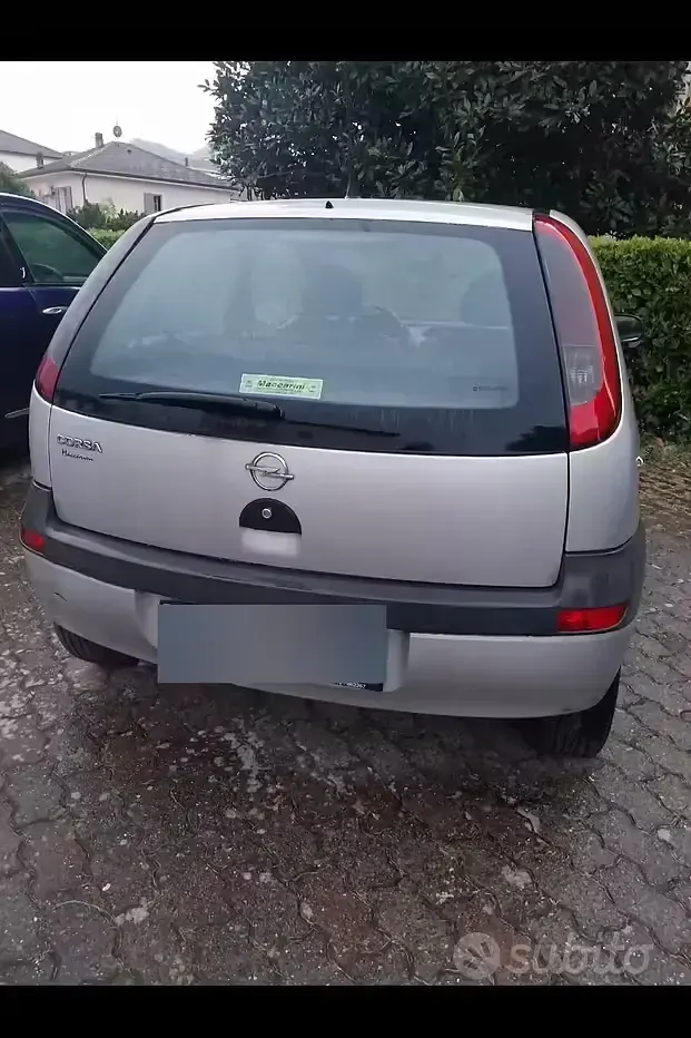 Usata Opel Corsa 58 CV (42 kW) 2002 Grigio Utilitaria
