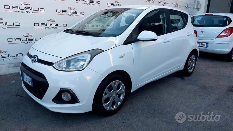 Usata Hyundai i10 Edition 67 CV (49 kW) 2015 Bianco Utilitaria