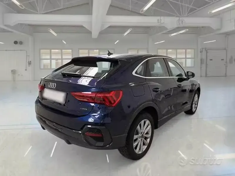 Usata Audi Q3 Sportback Ambiente 150 CV (110 kW) 2023 Blu/azzurro SUV