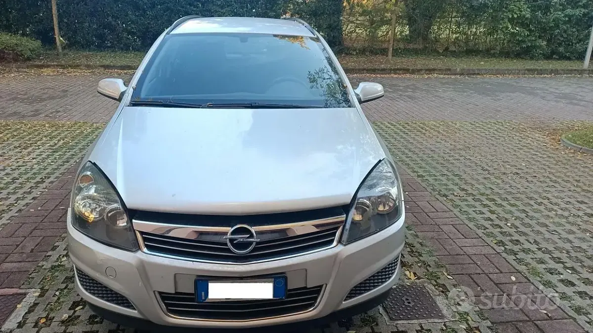 Usata Opel Astra 101 CV (74 kW) 2008 Grigio Station wagon