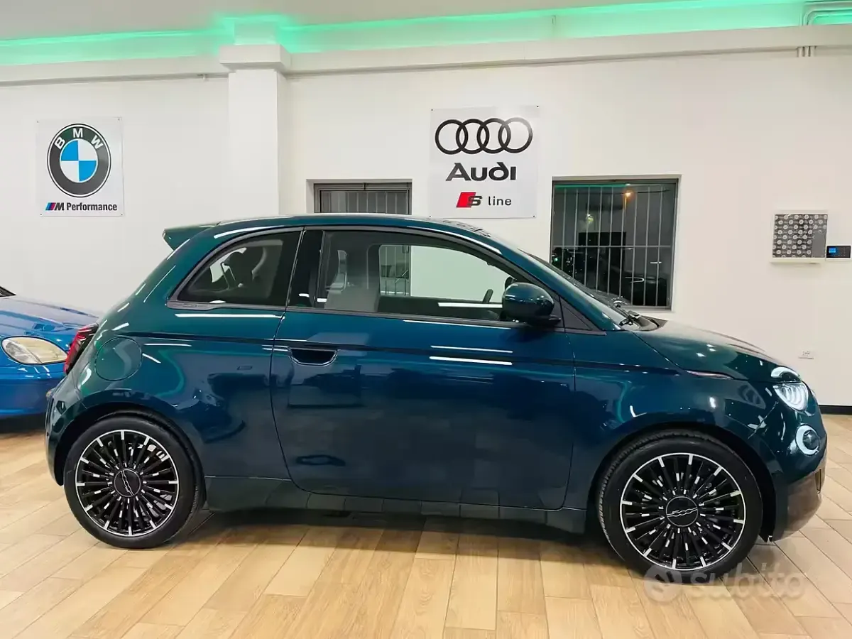 Usata Fiat 500e Icon 42 kW (58 CV) 2022 Verde Berlina