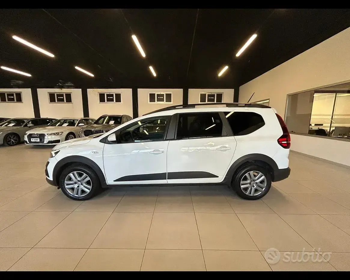 Usata Dacia Jogger Comfort 110 CV (80 kW) 2023 Bianco Monovolume