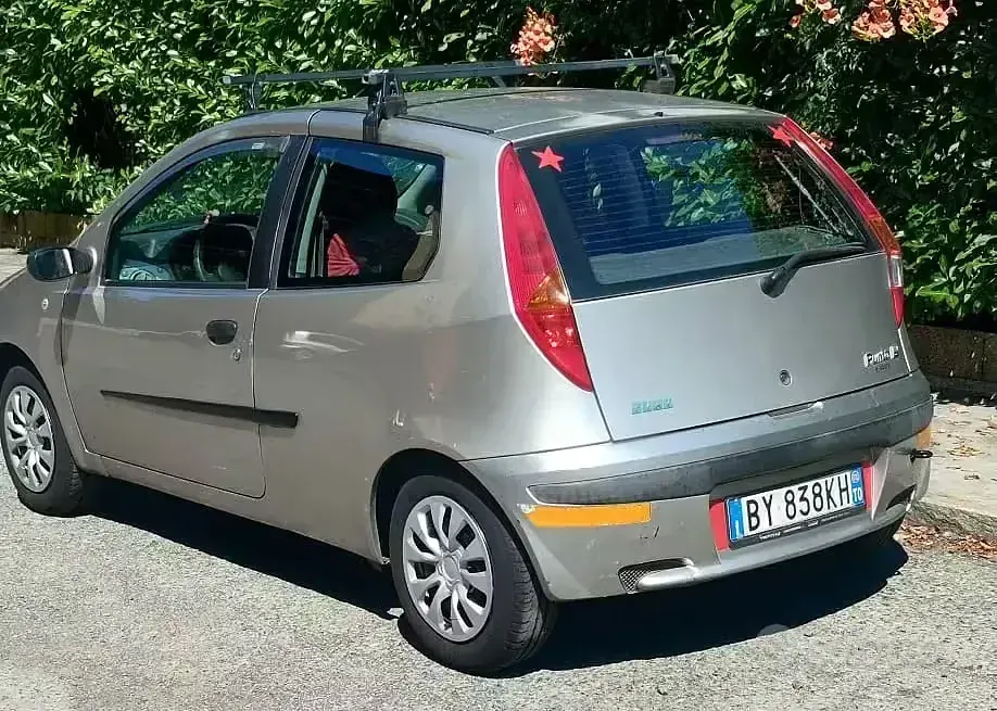 Usata Fiat Punto 80 CV (58 kW) 2002 Grigio Utilitaria