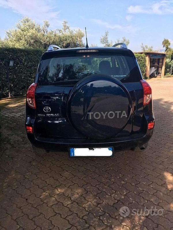 Usata Toyota RAV4 136 CV (100 kW) 2006 Blu/azzurro SUV