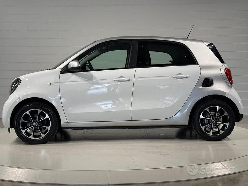 Begagnad Smart ForFour Passion 71 HK (52 kW) 2017 Vit Halvkombi