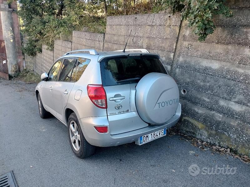 Usata Toyota RAV4 136 CV (100 kW) 2008 Grigio SUV