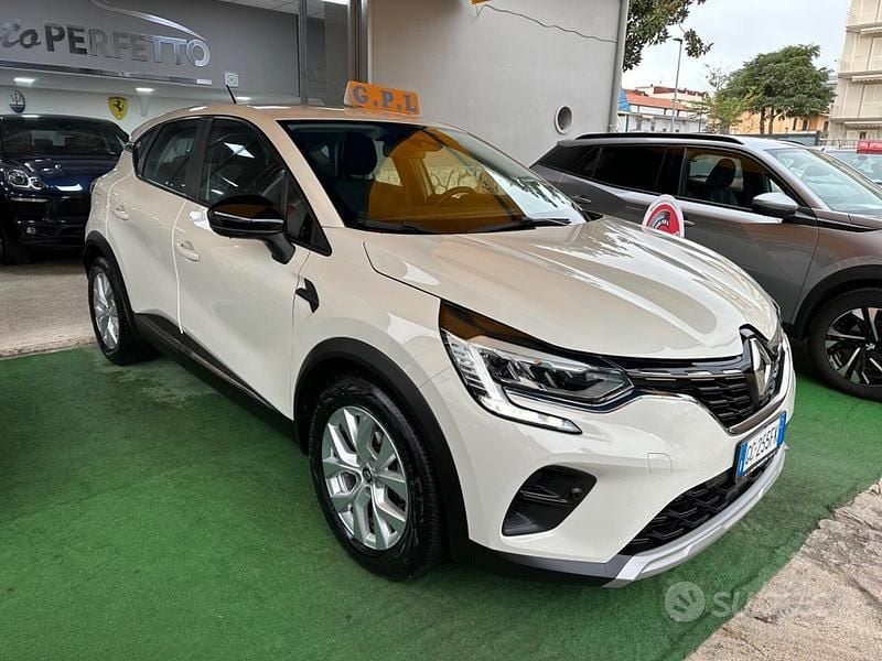 Usata Renault Captur Intens 101 CV (74 kW) 2020 Beige SUV