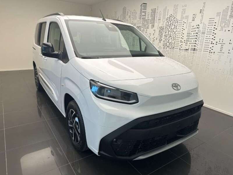 Gebraucht Toyota Proace Verso City 110 PS (80 kW) 2024 Weiß Kombi