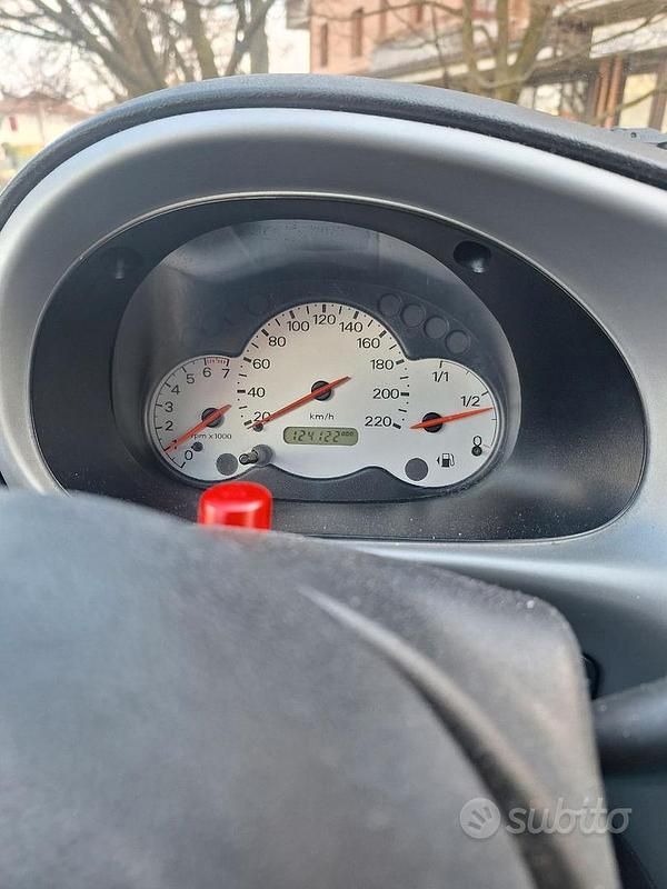 Usata Ford Ka 69 CV (50 kW) 2006 Blu Utilitaria