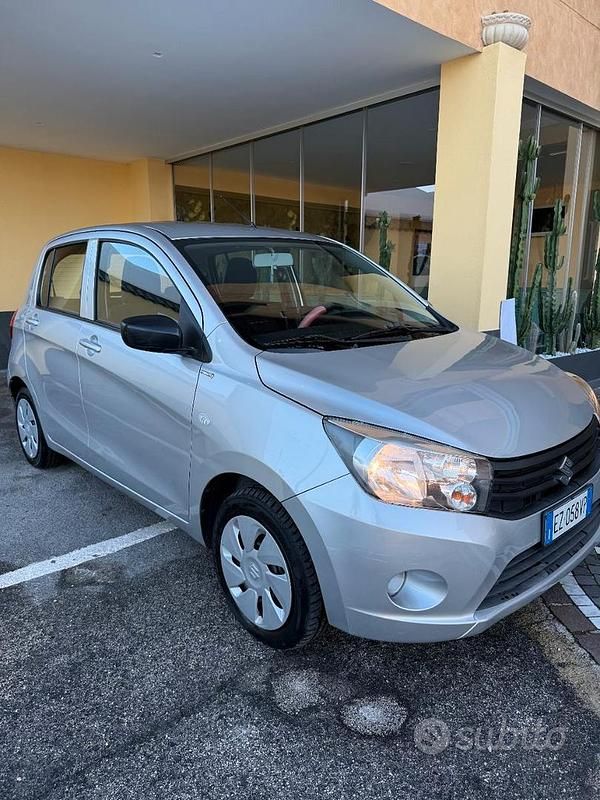 Grigio Usata 2015 Suzuki Celerio Due volumi | 4400 € (Ottimo prezzo) - Immagine 1/4