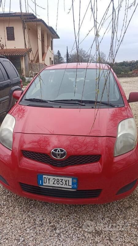 Usata Toyota Yaris 69 CV (50 kW) 2009 Rosso Utilitaria