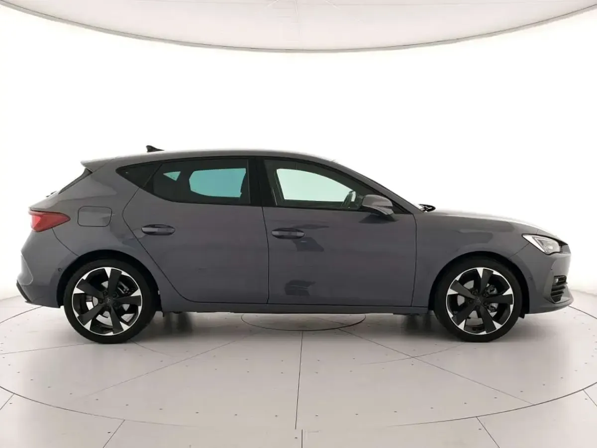 Usata Cupra Leon 150 CV (110 kW) 2023 Grigio graphene Berlina