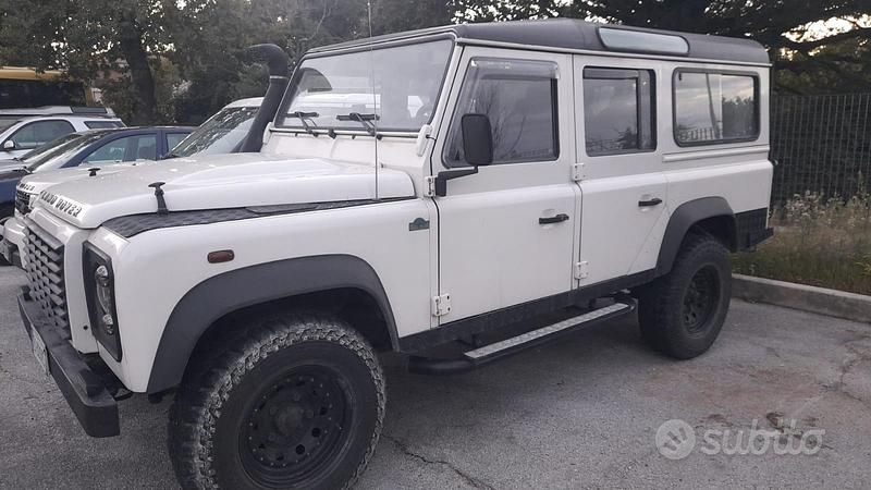 Usata Land Rover Defender 122 CV (89 kW) 2010 Bianco Station wagon