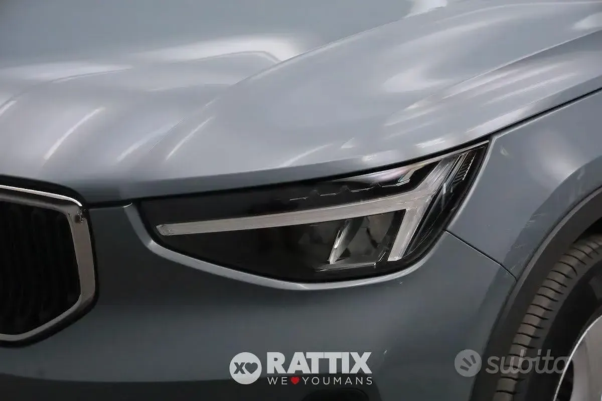 Usata Volvo XC40 163 CV (119 kW) 2022 Blu SUV