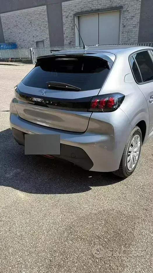 Usata Peugeot 208 Active 75 CV (55 kW) 2023 Grigio Utilitaria