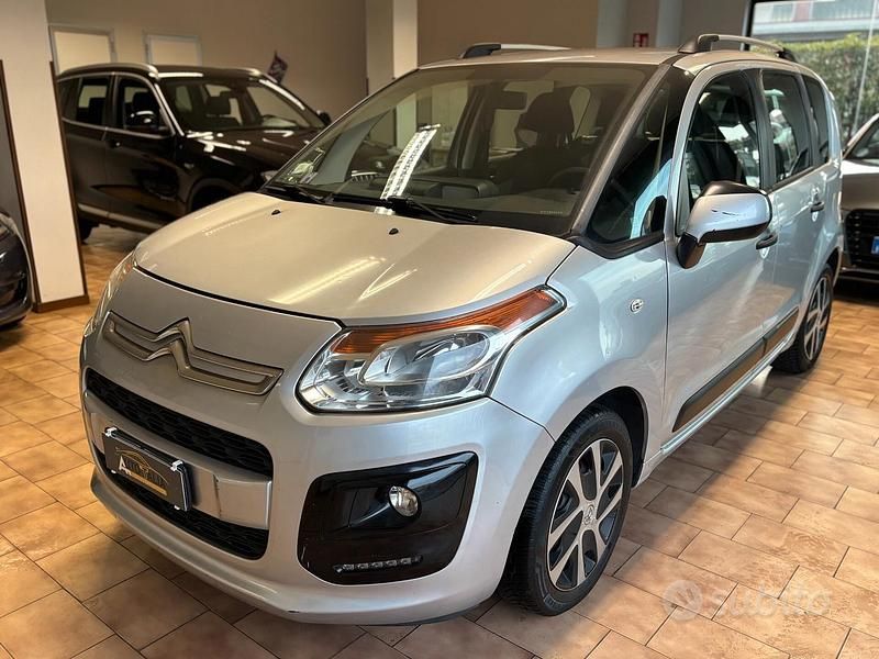 Grigio Usata 2015 Citroën C3 PureTech Monovolume | 5900 € (Cara) - Immagine 1/4