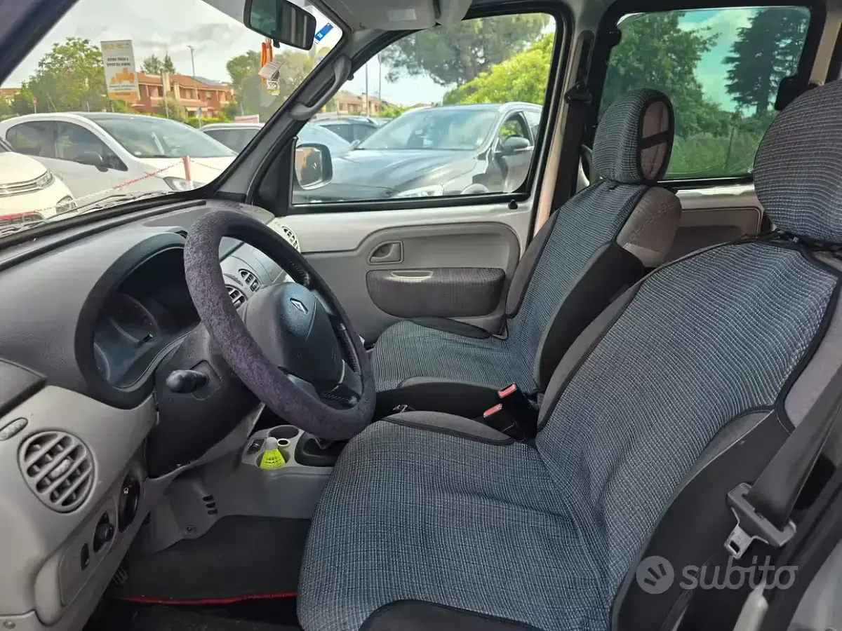 Usata Renault Kangoo 68 CV (50 kW) 2006 Grigio Monovolume