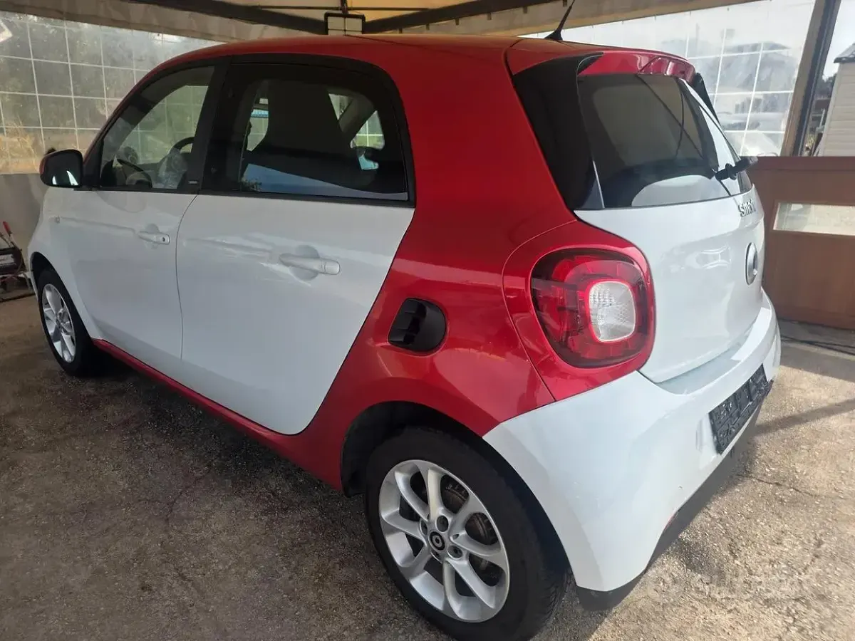 Usata Smart ForFour Passion 71 CV (52 kW) 2016 Bianco Utilitaria