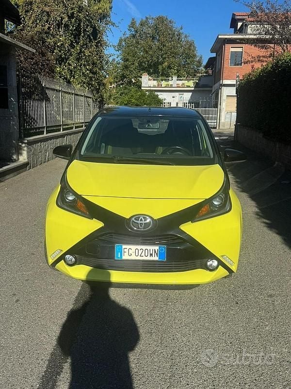 Giallo Usata 2016 Toyota Aygo Utilitaria | 7000 € (Ottimo prezzo) - Immagine 1/4