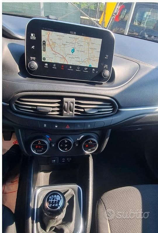 Usata Fiat Tipo Lounge 120 CV (88 kW) 2017 Nero Station wagon