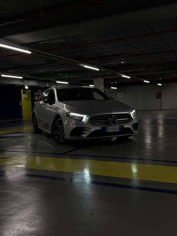 Usata Mercedes A180 Premium 116 CV (85 kW) 2020 Argento Berlina