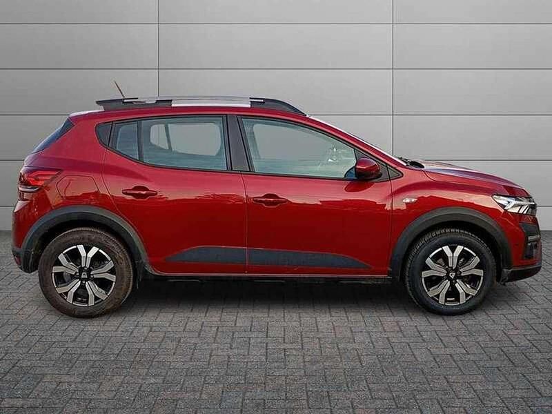 Usata Dacia Sandero Comfort 101 CV (74 kW) 2022 Rosso Utilitaria