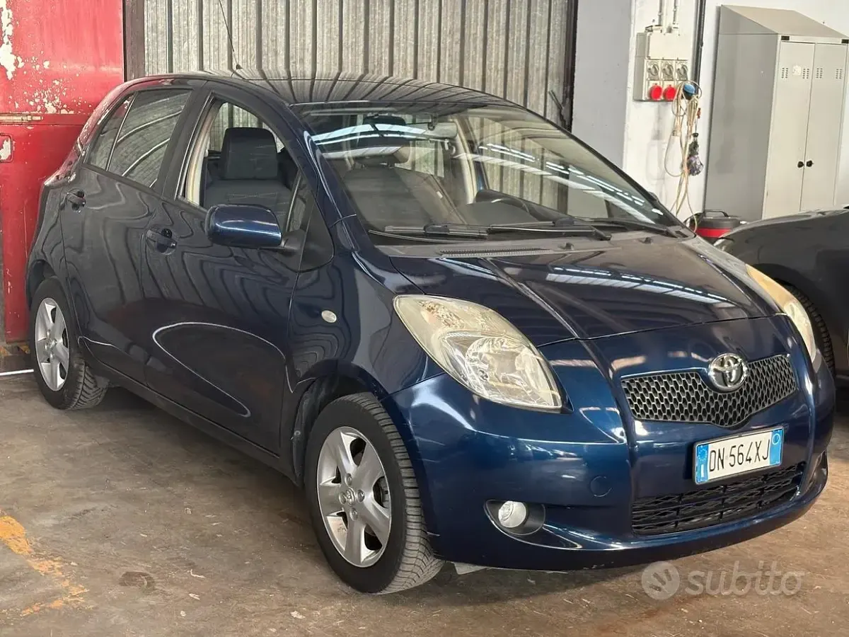 Usata Toyota Yaris Sol 87 CV (63 kW) 2009 Bluazzurro Utilitaria